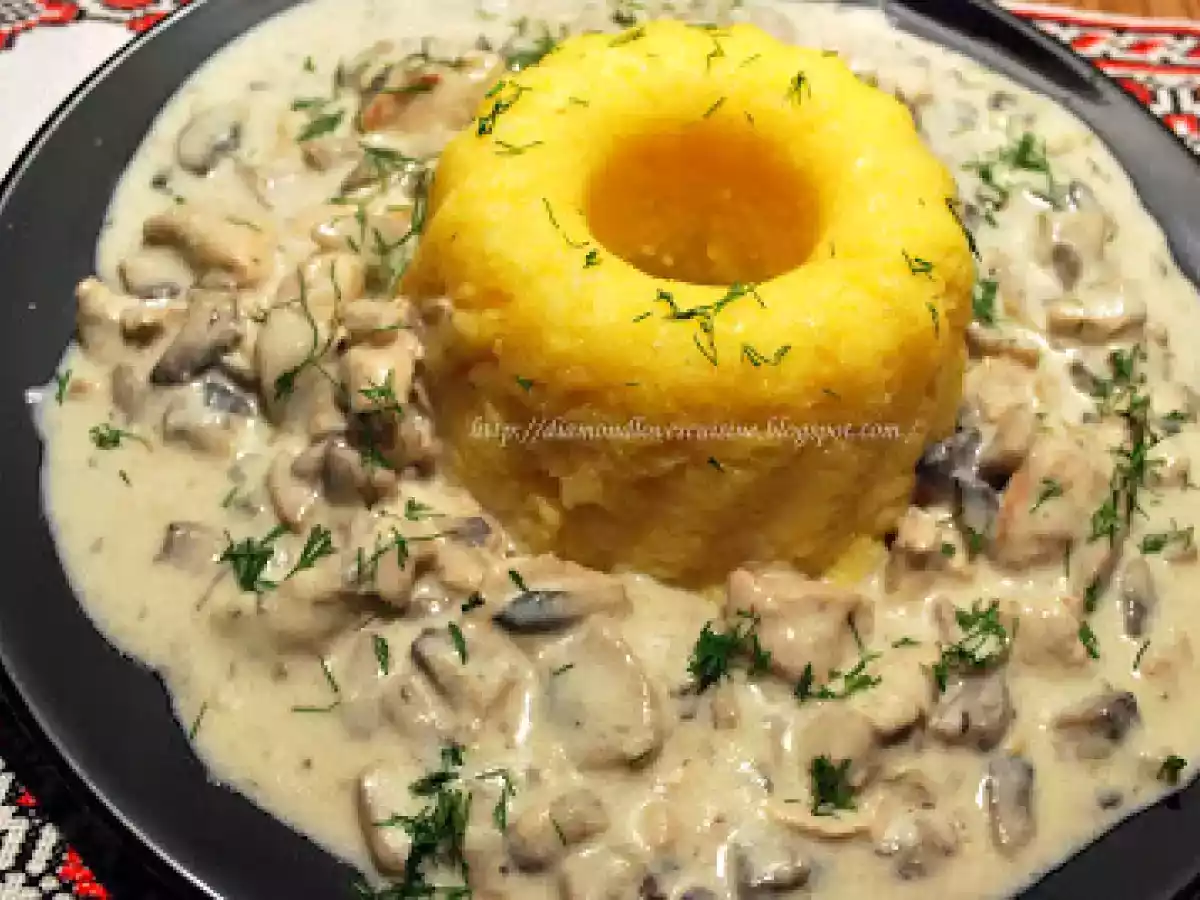 Ciulama de ciuperci cu mamaliguta