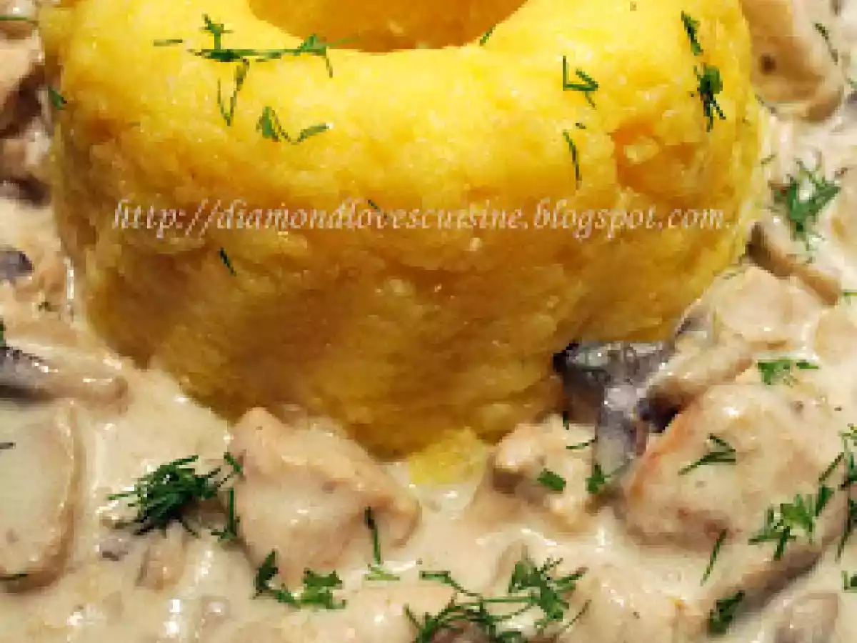 Ciulama de ciuperci cu mamaliguta - poza 2