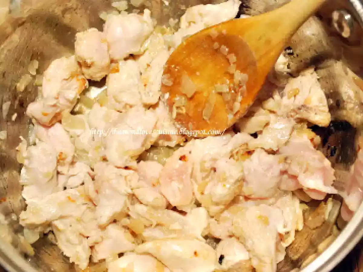 Ciulama de ciuperci cu mamaliguta - poza 6