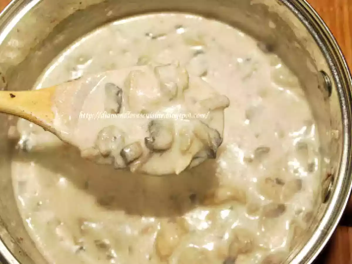 Ciulama de ciuperci cu mamaliguta - poza 10