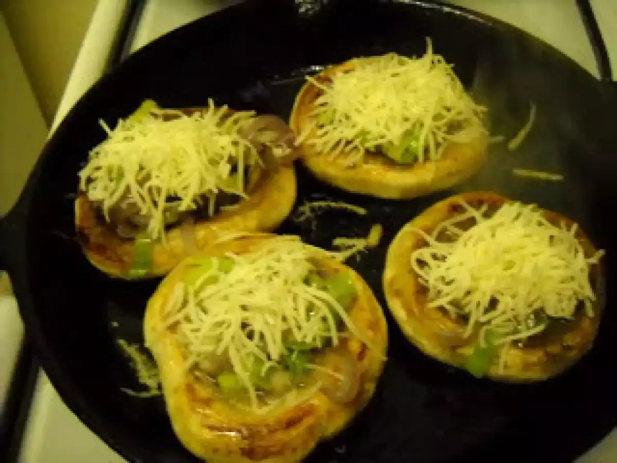 Ciuperci ca la Panseluta si paste fainoase cu garnitura ca la Cely - poza 2