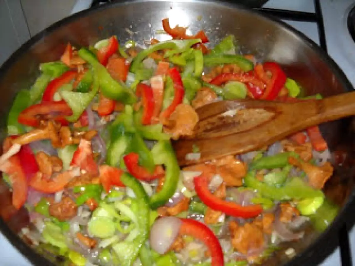 Ciuperci ca la Panseluta si paste fainoase cu garnitura ca la Cely - poza 5