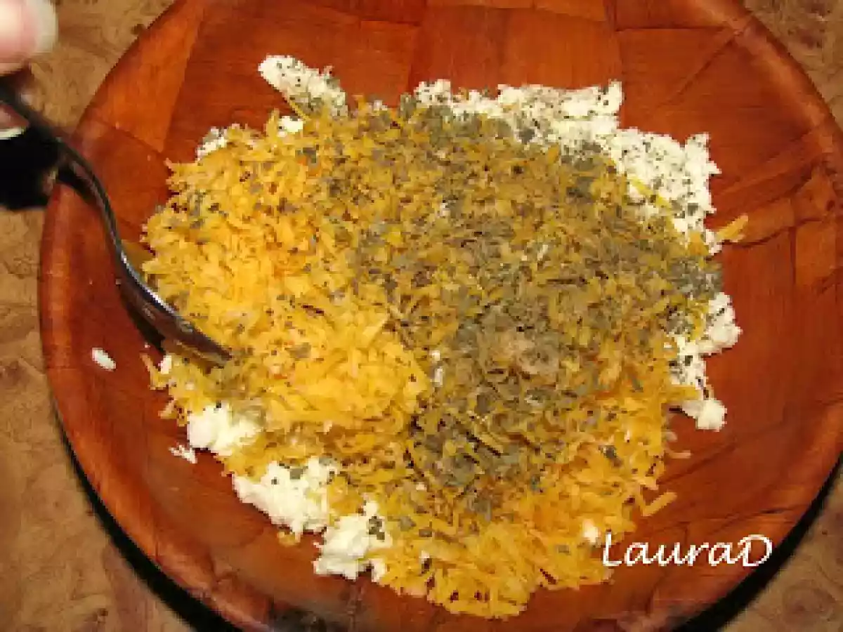 Ciuperci cu mozzarella, branza cheddar, mazare si rosii cherry - poza 7