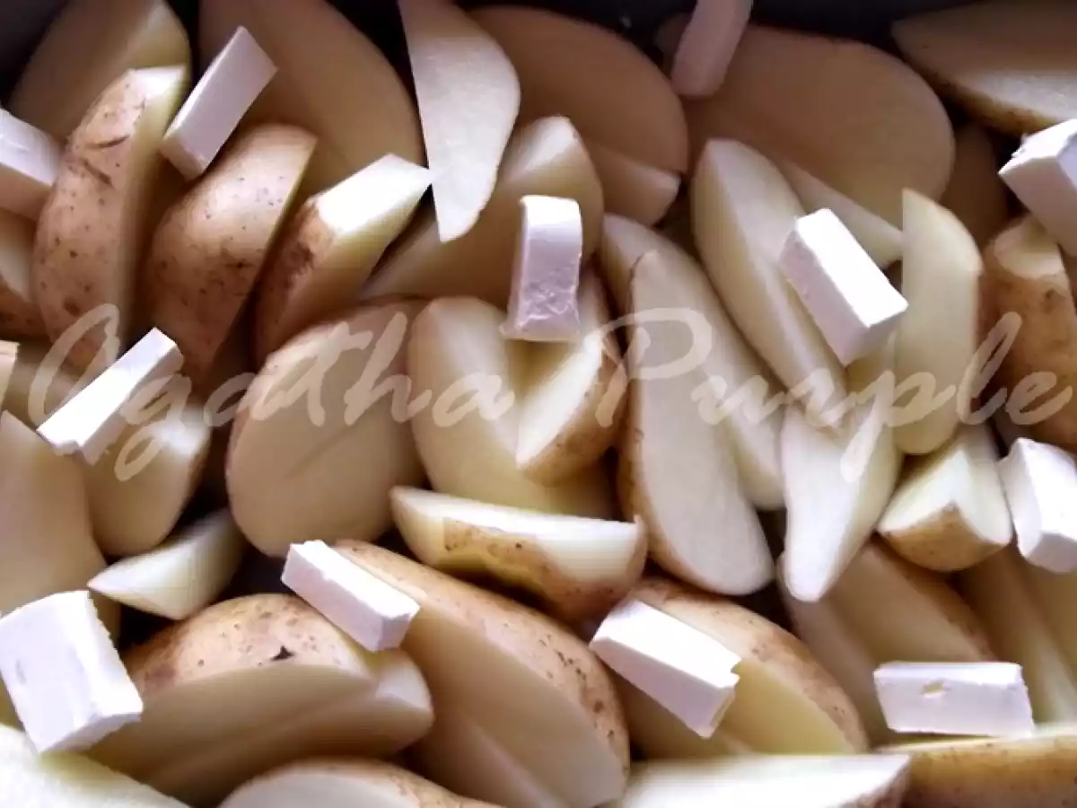 Ciuperci la cuptor umplute pe pat de cartofi - poza 3