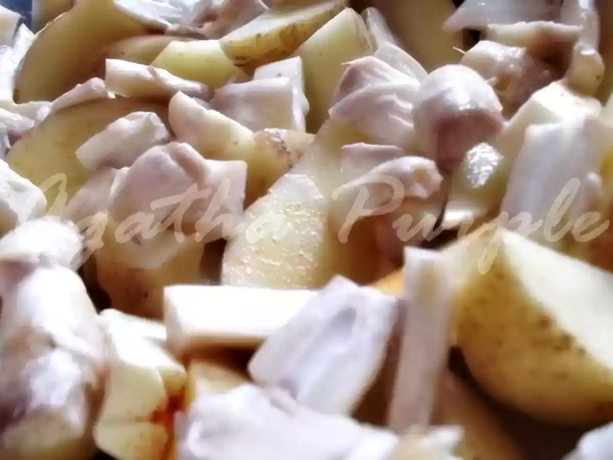 Ciuperci la cuptor umplute pe pat de cartofi - poza 5