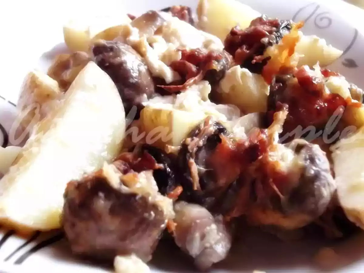 Ciuperci la cuptor umplute pe pat de cartofi - poza 7