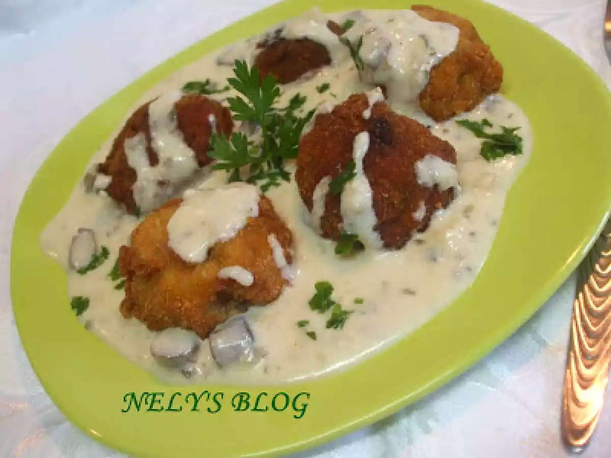 CIUPERCI PANE CU SOS DE SMANTANA