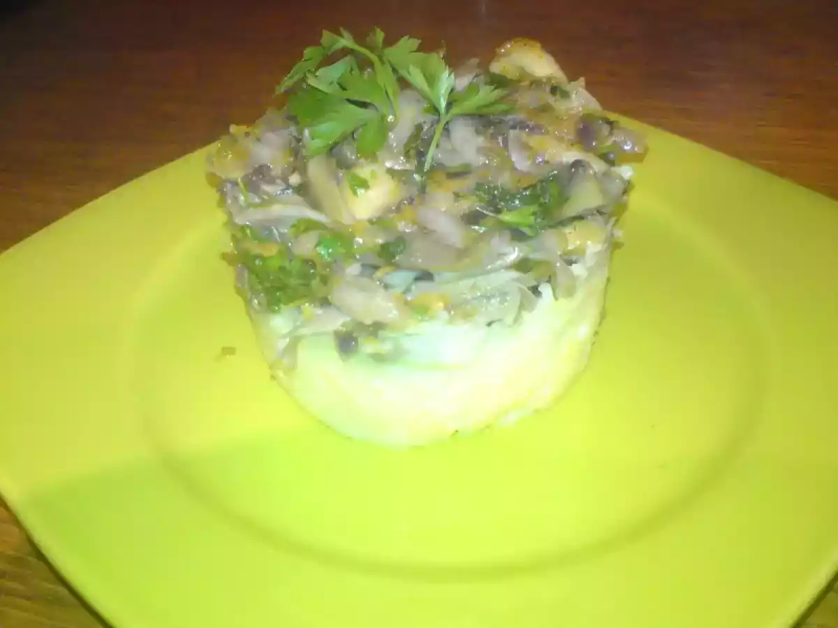 Ciuperci pleurotus trase la tigaie cu mamaliga din mei