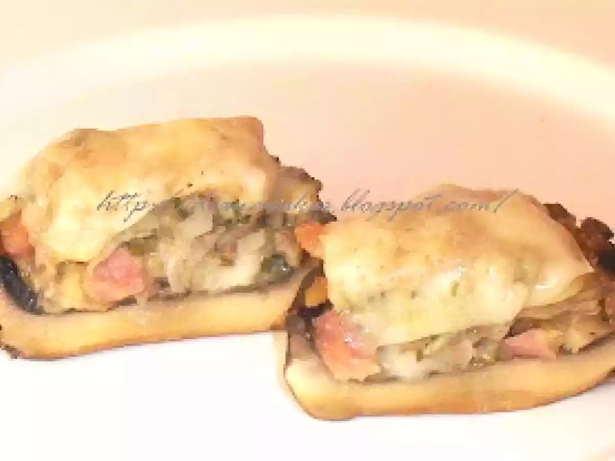 Ciuperci umplute cu branza si sunca