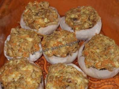 Ciuperci umplute cu morcovi si telemea gatit la steamer cu garnitura de varza rosie calita - poza 6