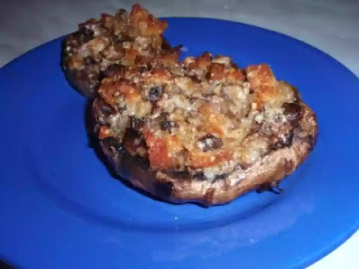 Ciuperci umplute cu parmezan si usturoi