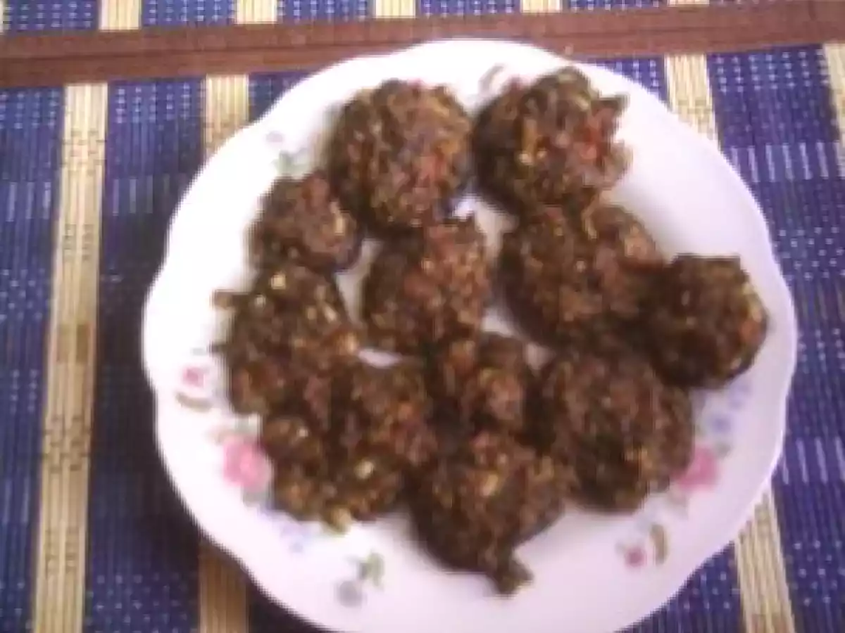 CIUPERCI UMPLUTE LA CUPTOR