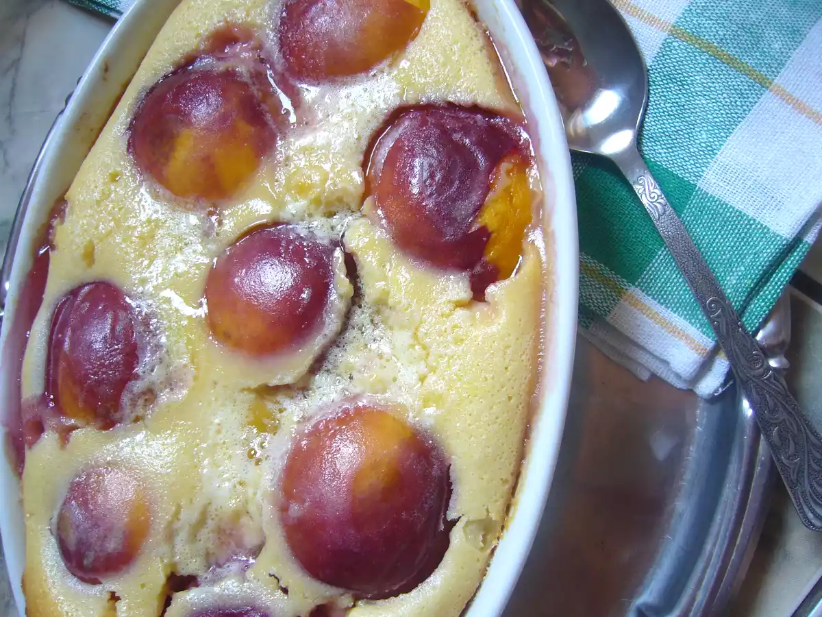 Clafoutis de piersici si smantana - poza 2
