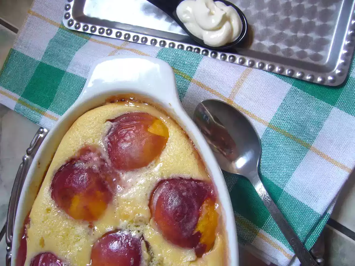 Clafoutis de piersici si smantana - poza 3