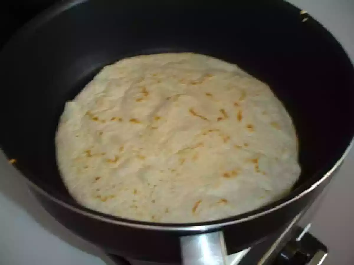 Clatita cu piept de pui, smantana si ciuperci - poza 4