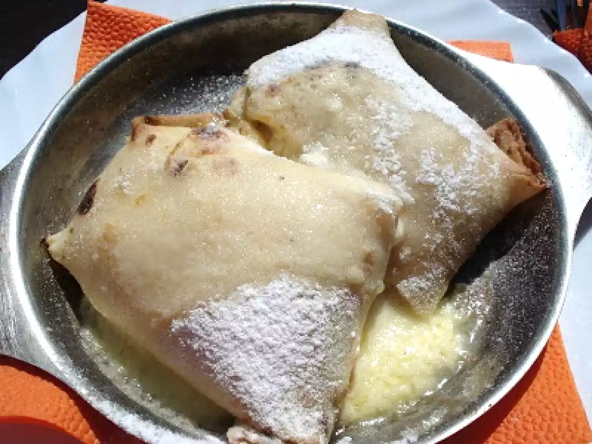 Clatite brasovene cu branza dulce si stafide - poza 2