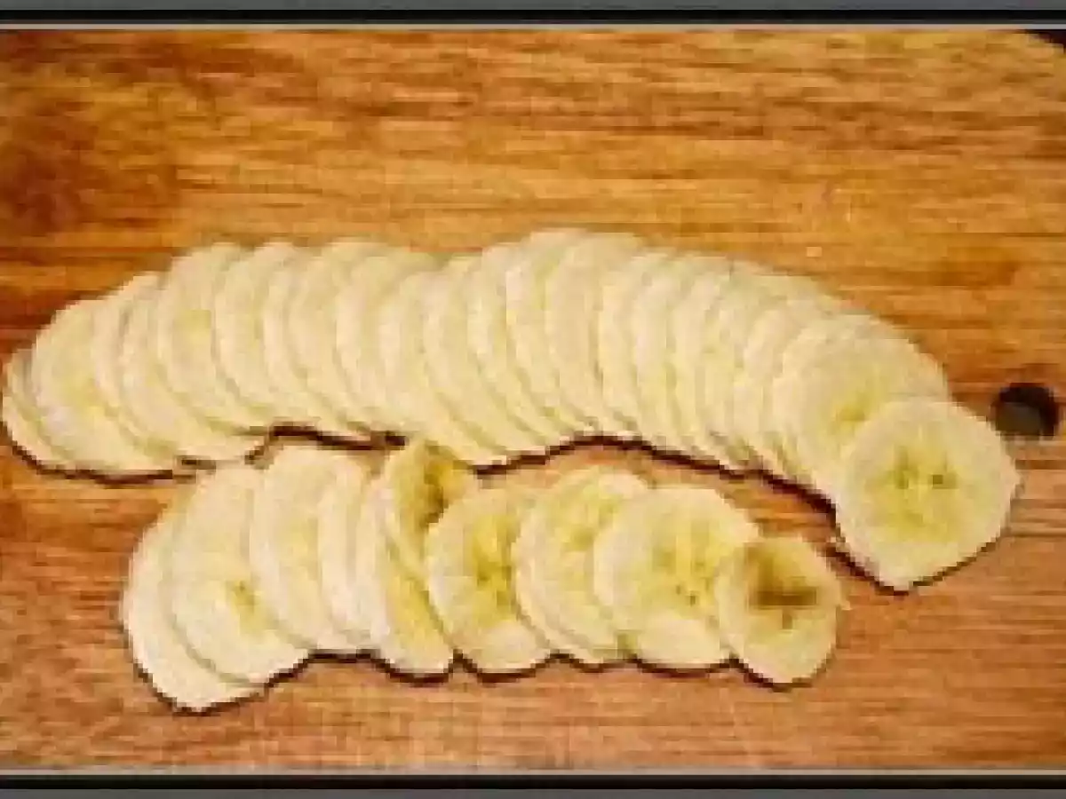 Clatite cu banane, biscuiti si ciocolata - poza 4