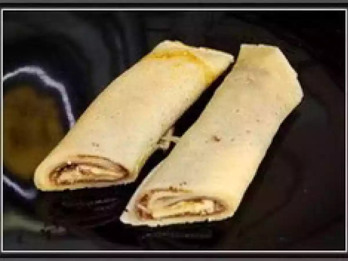 Clatite cu banane, biscuiti si ciocolata - poza 13