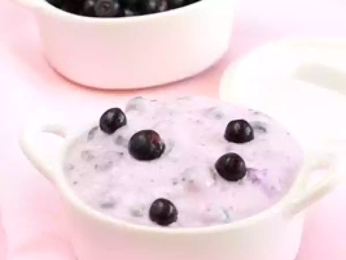 Clatite cu branza si afine