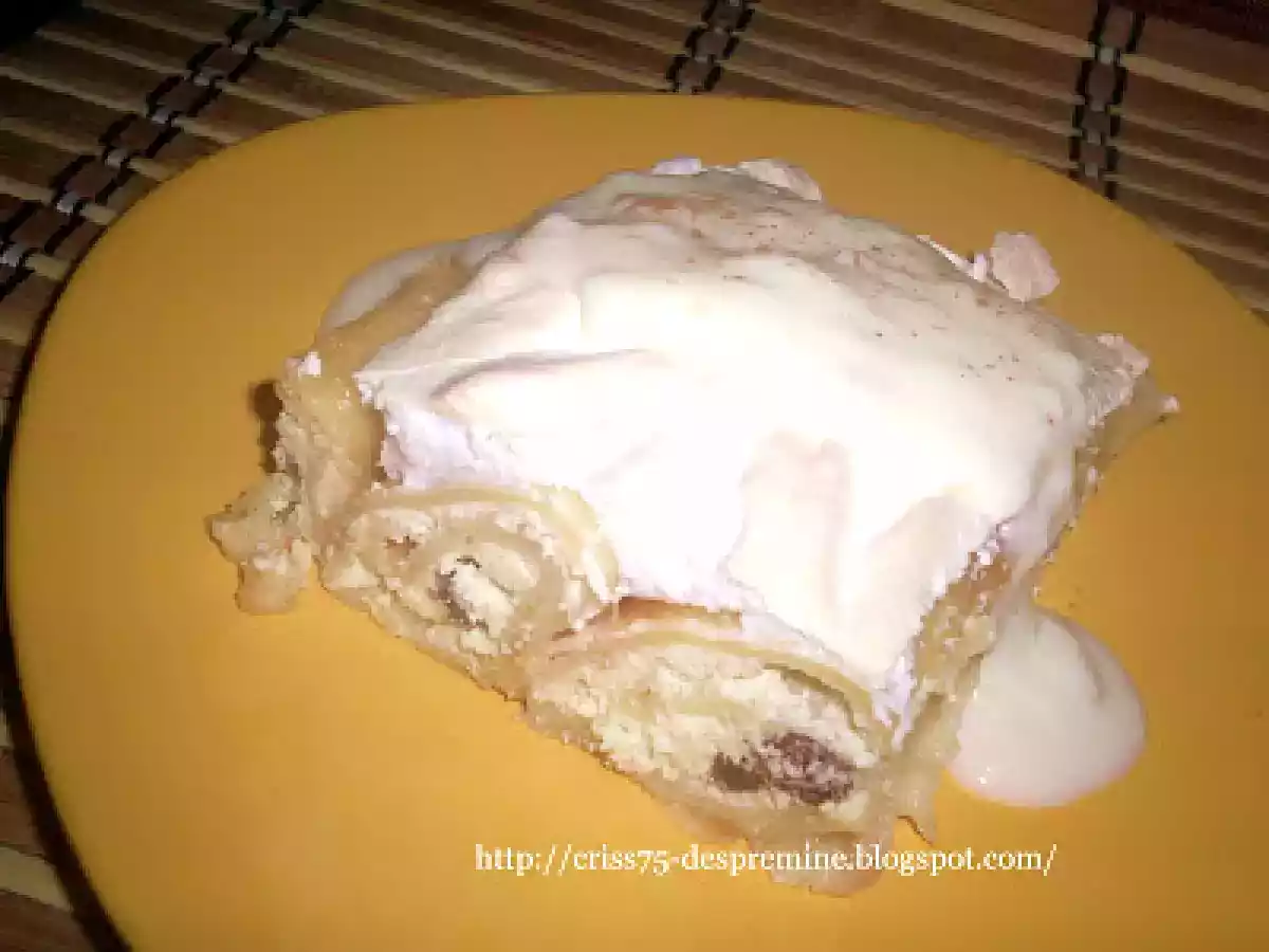 Clatite cu branza si sos de vanilie - poza 3