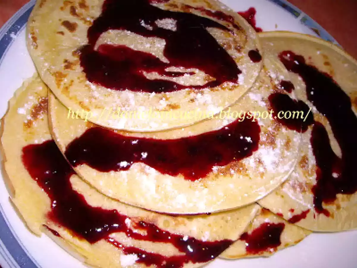 Clatite cu fructe de padure/Pancake con frutti di bosco