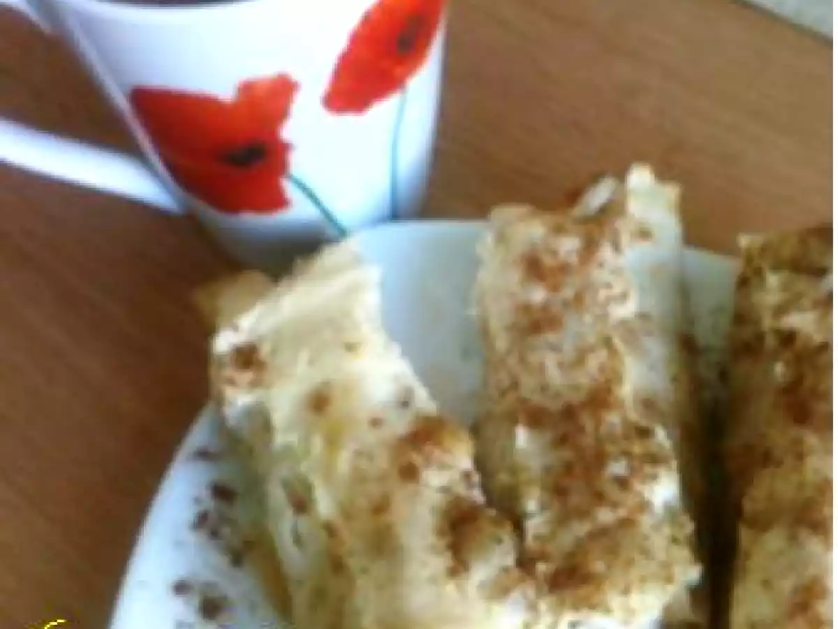 Clatite cu urda si stafide