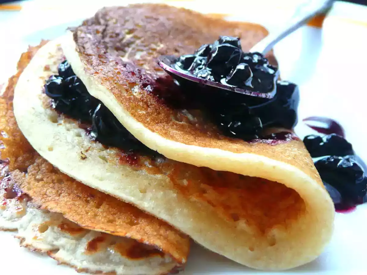 Clatite de post cu gem de afine