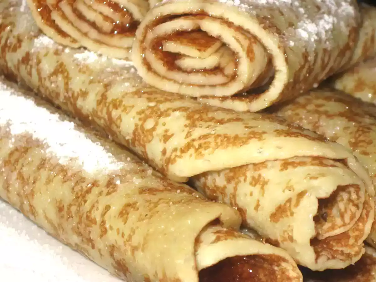 Clatite de post umplute cu dulceata de afine - poza 2