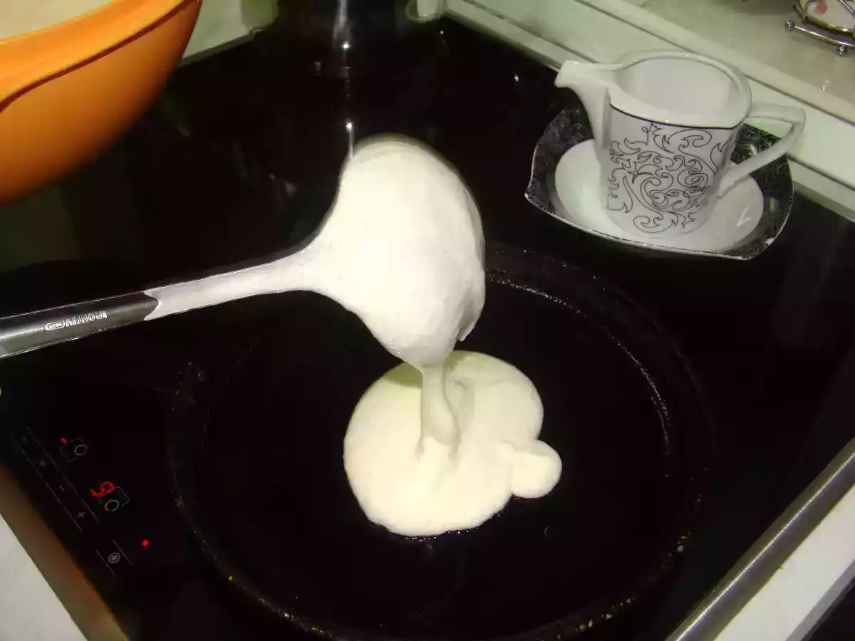 Clatite dospite cu mar - poza 2