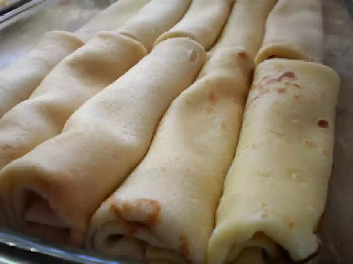 Clatite in sos de vanilie - poza 5