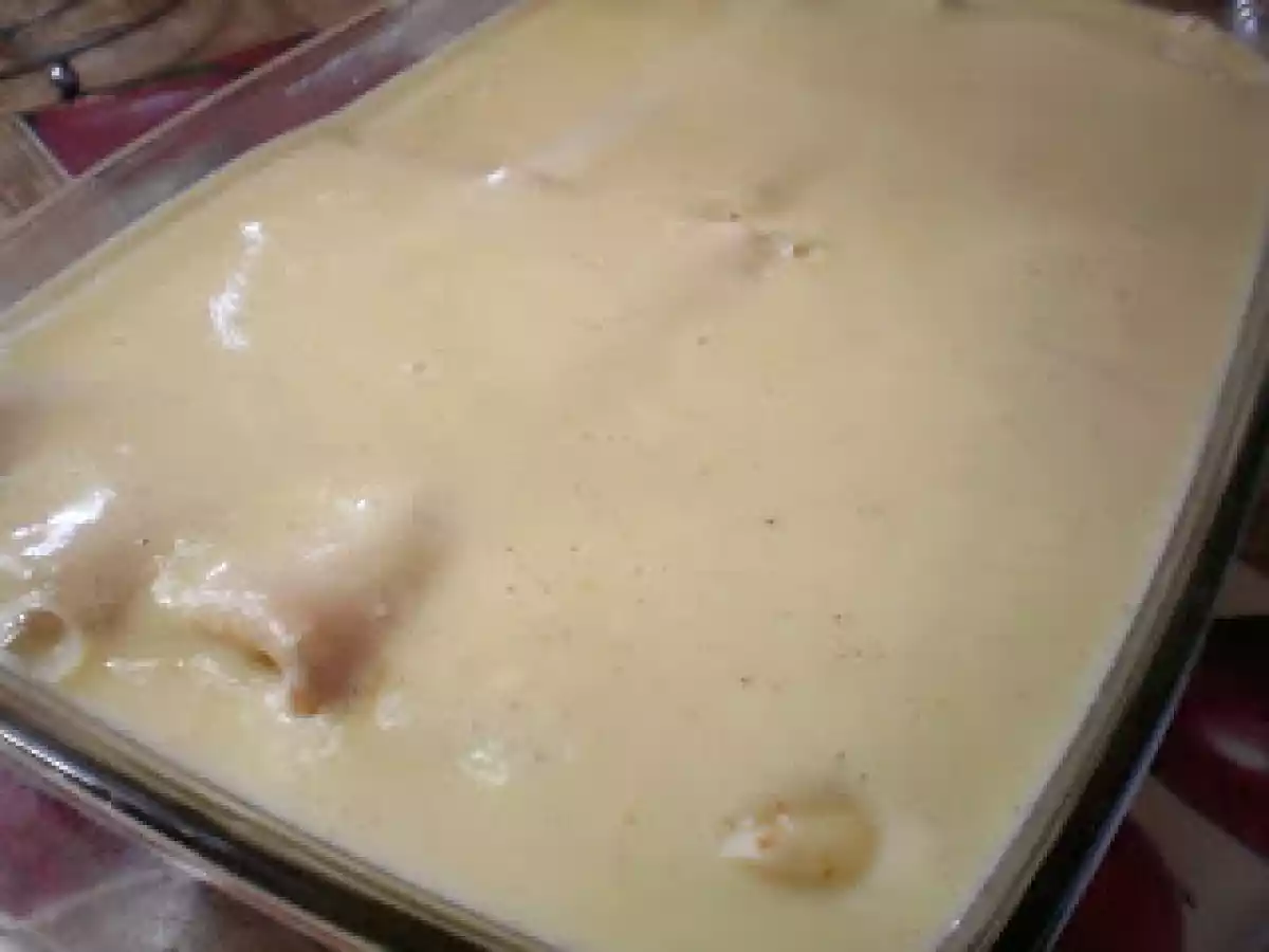 Clatite in sos de vanilie - poza 6