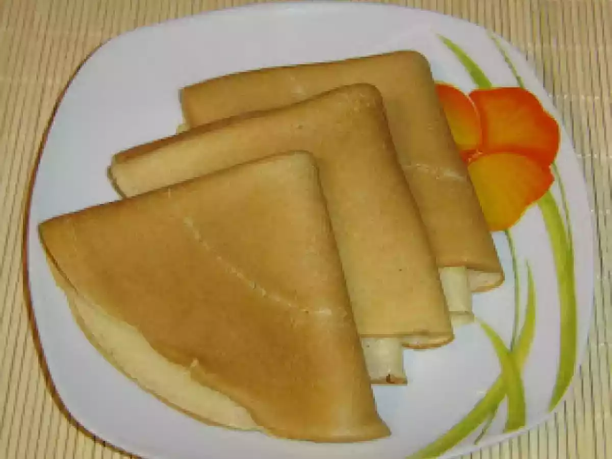 Clatite simple, cu gem, cu nutella, cu ce vreti voi