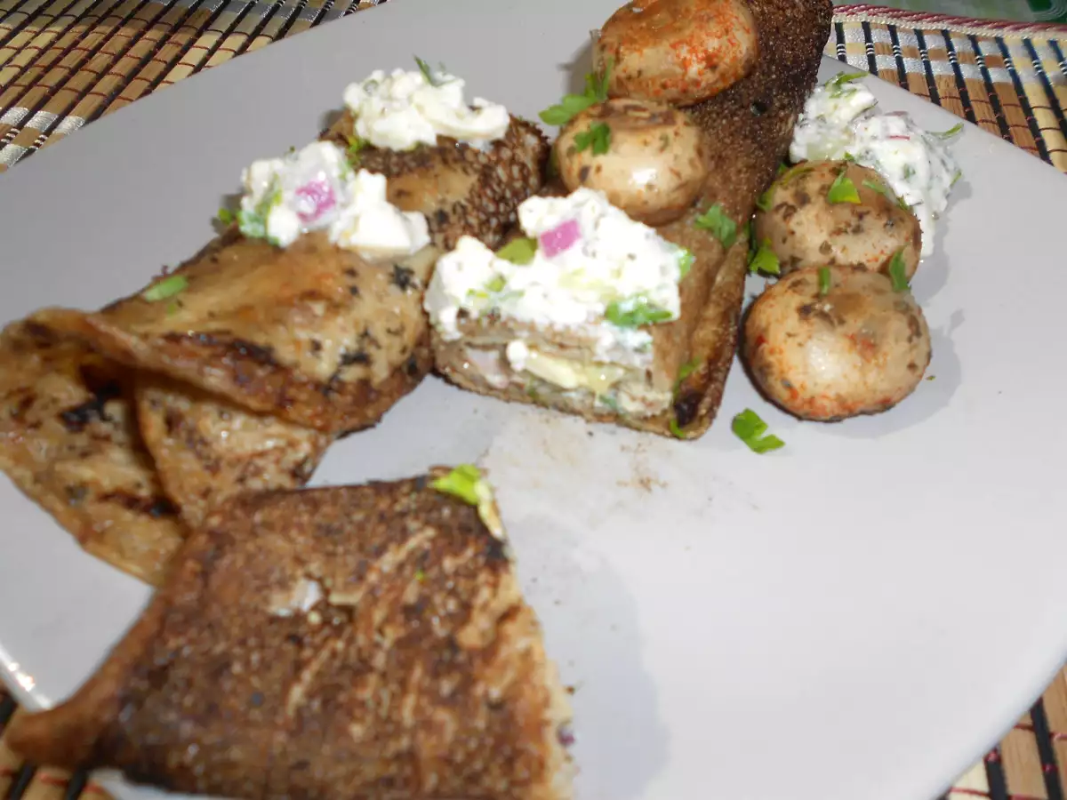 Clatite umplute cu crema de branza si avocado - poza 2