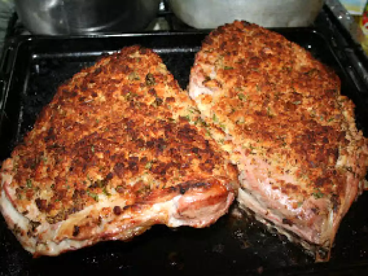 Coaste de miel in crusta si cu sos de masline