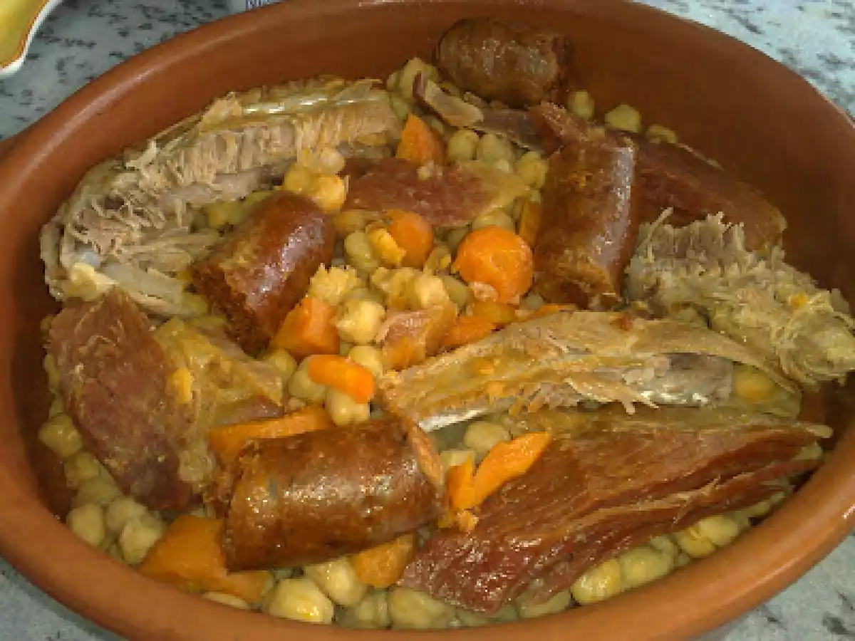 Cocido liebañego (mancare cu naut) - poza 3