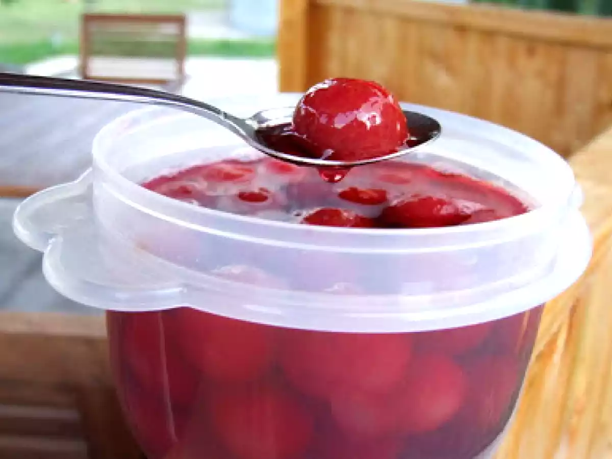 Compot de corcoduse rosii