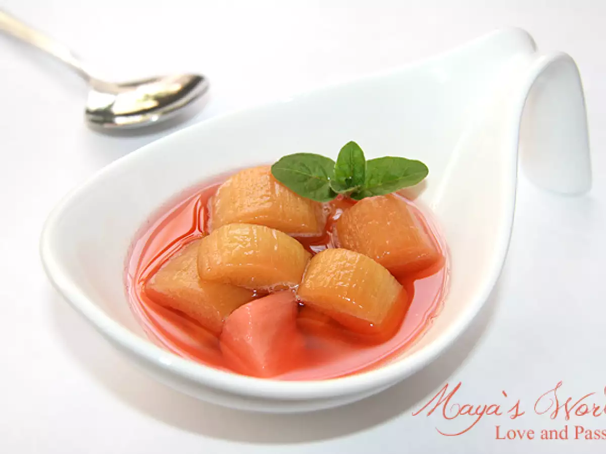 Compot de rubarba în sirop de capsuni