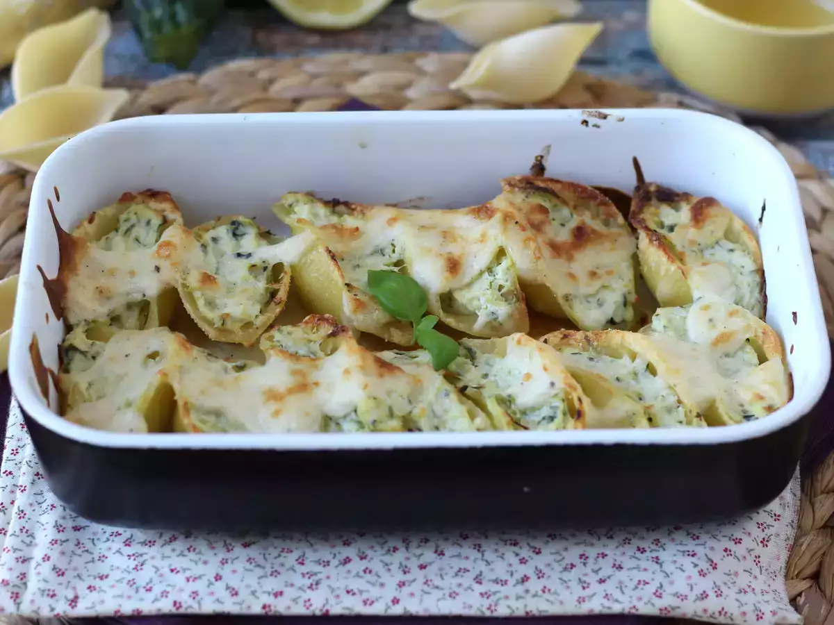Conchiglioni umplute cu ricotta, dovlecei și lămâie: cremoase și gratinate în cuptor - poza 6