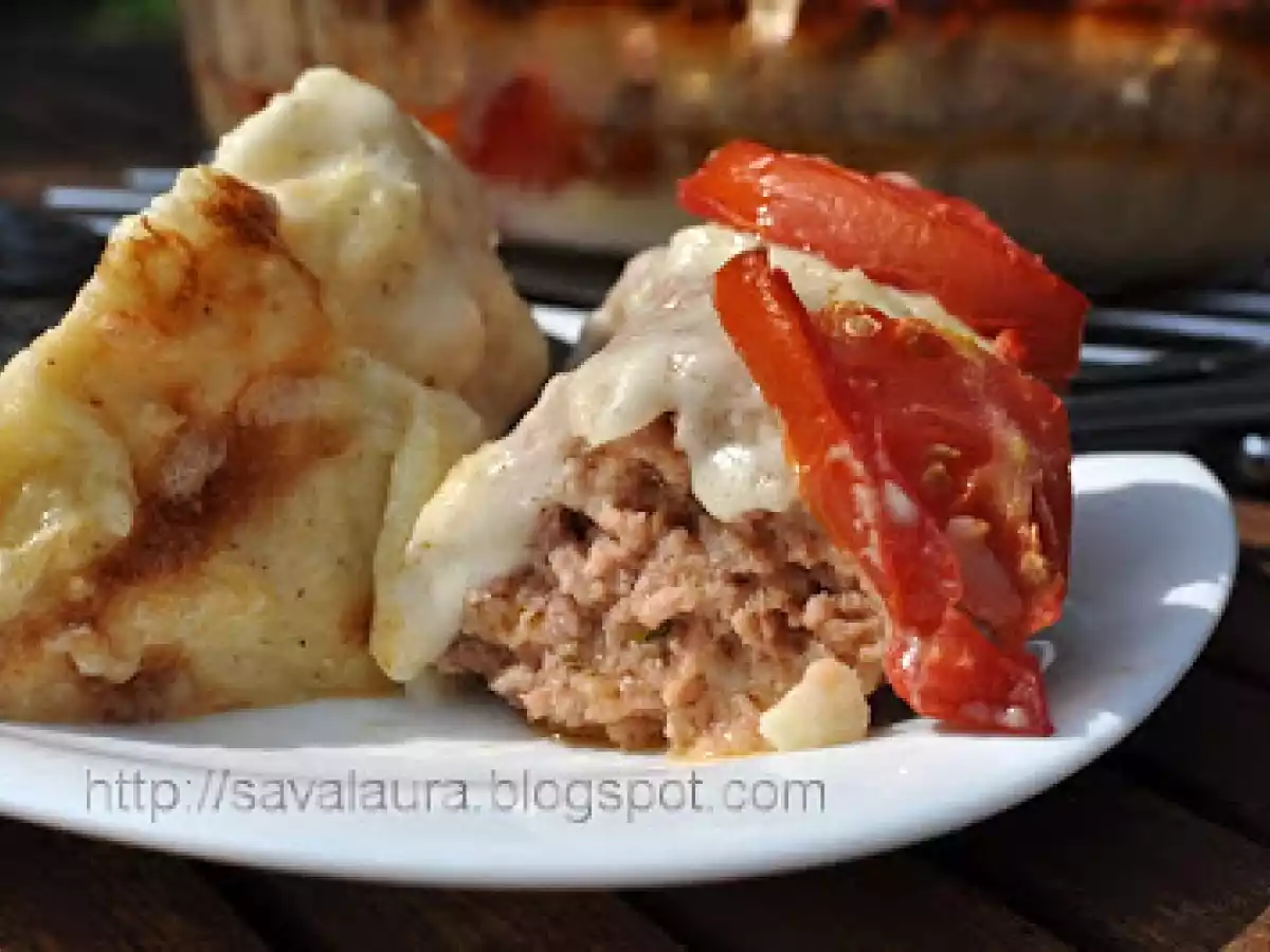 Conopida in cerc de carne