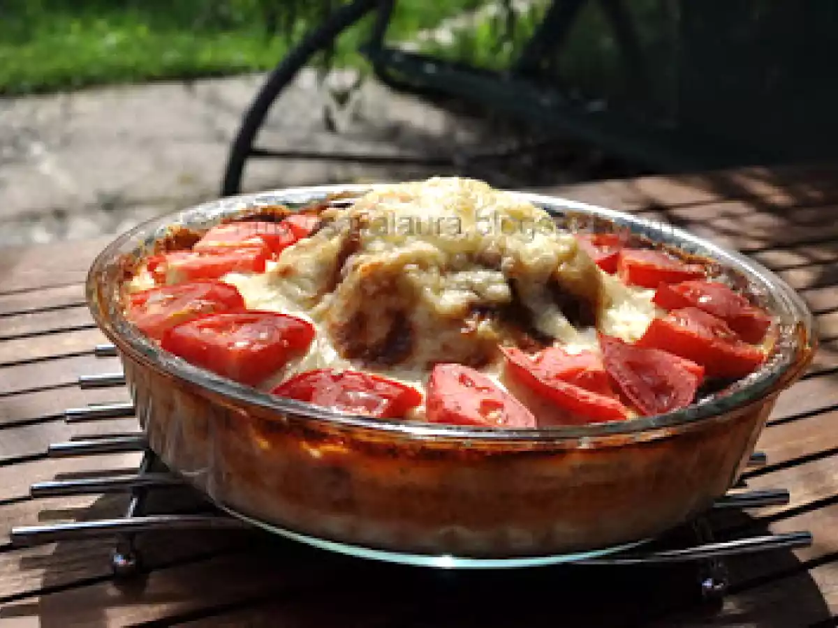 Conopida in cerc de carne - poza 3