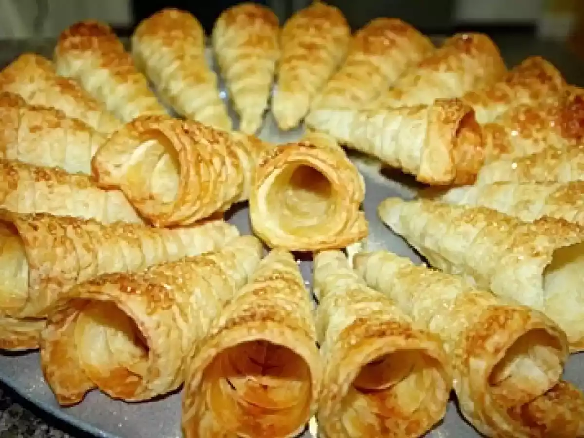 Cornetti cu crema de vanilie - poza 7