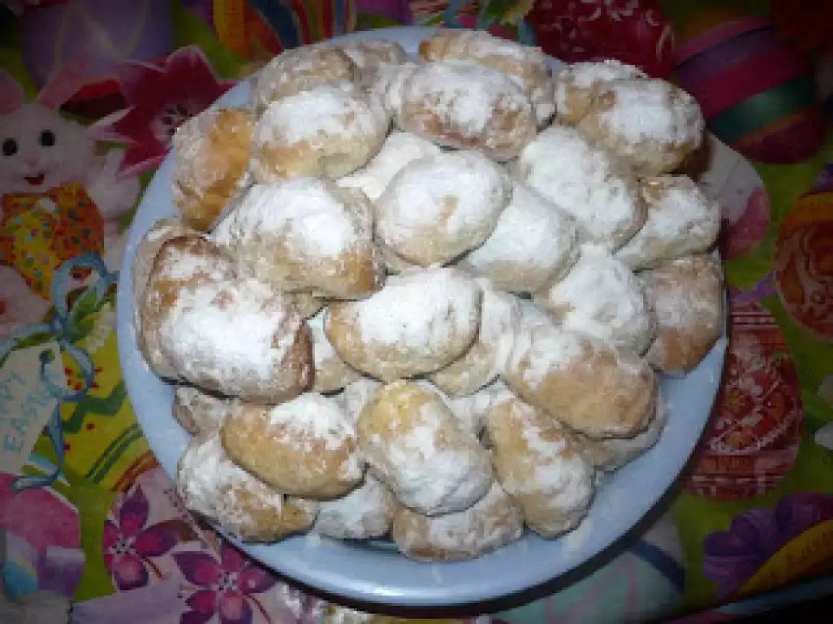 Cornulete cu rahar sau nuca