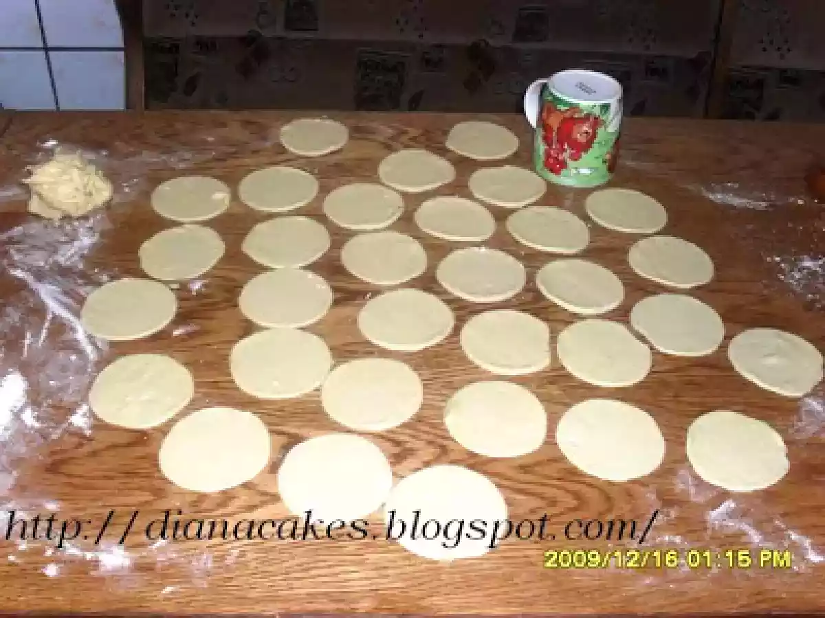 Cornulete cu smantana umplute cu nuca - poza 5