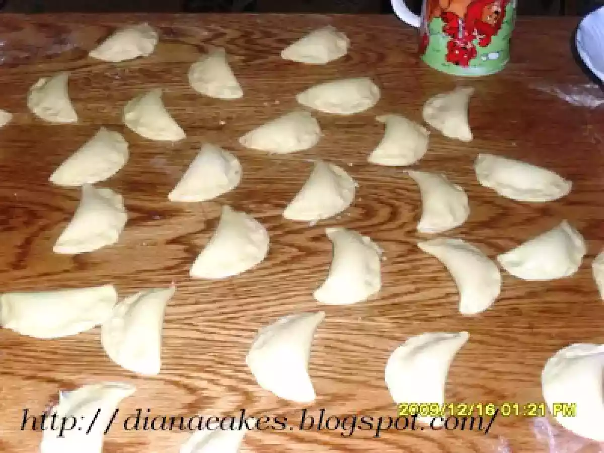 Cornulete cu smantana umplute cu nuca - poza 7