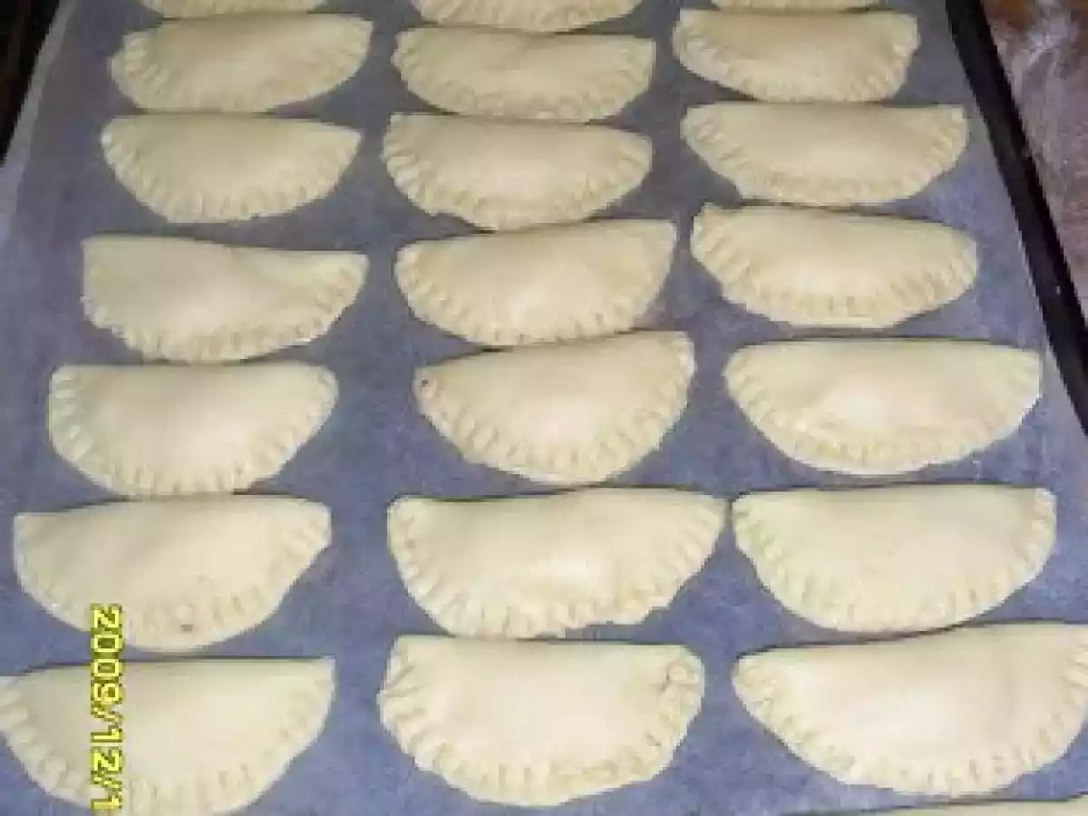 Cornulete cu smantana umplute cu nuca - poza 8