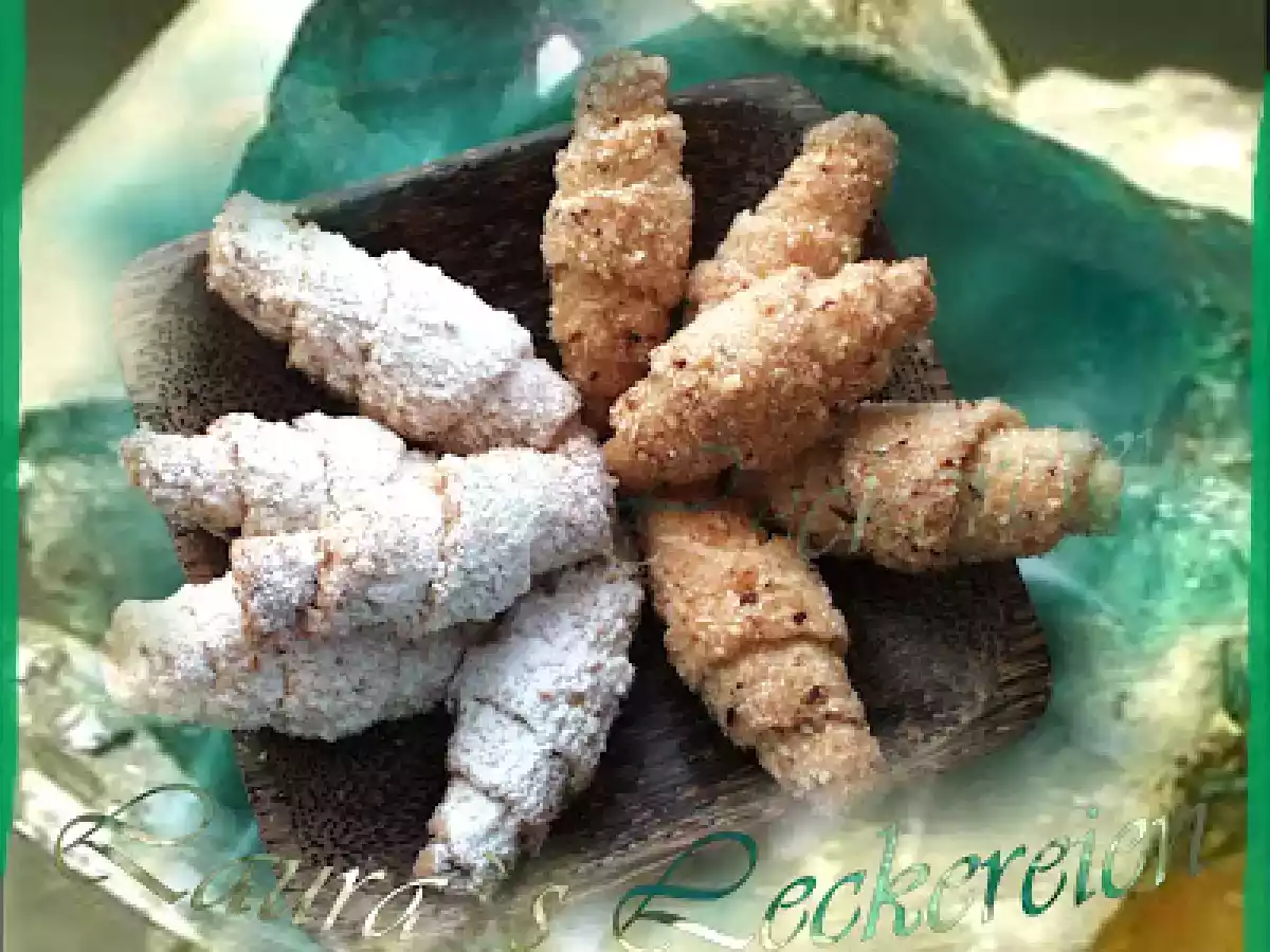 CORNULETE FRAGEDE CU NUCA / GEROLLTE NUSSHÖRNCHEN