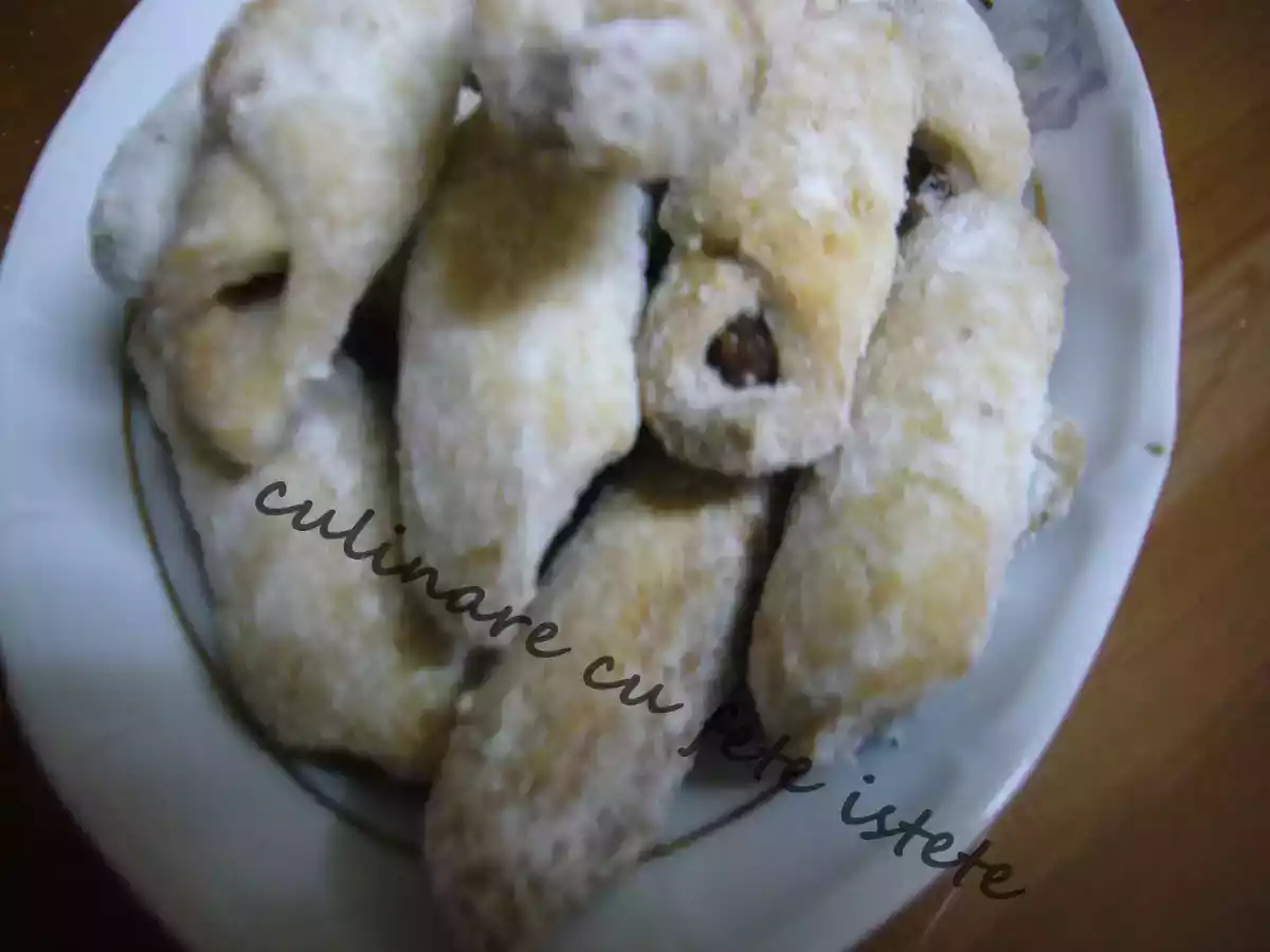 Cornulete fragede cu nuca(rahat)