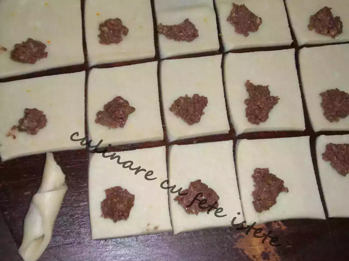 Cornulete fragede cu nuca(rahat) - poza 2