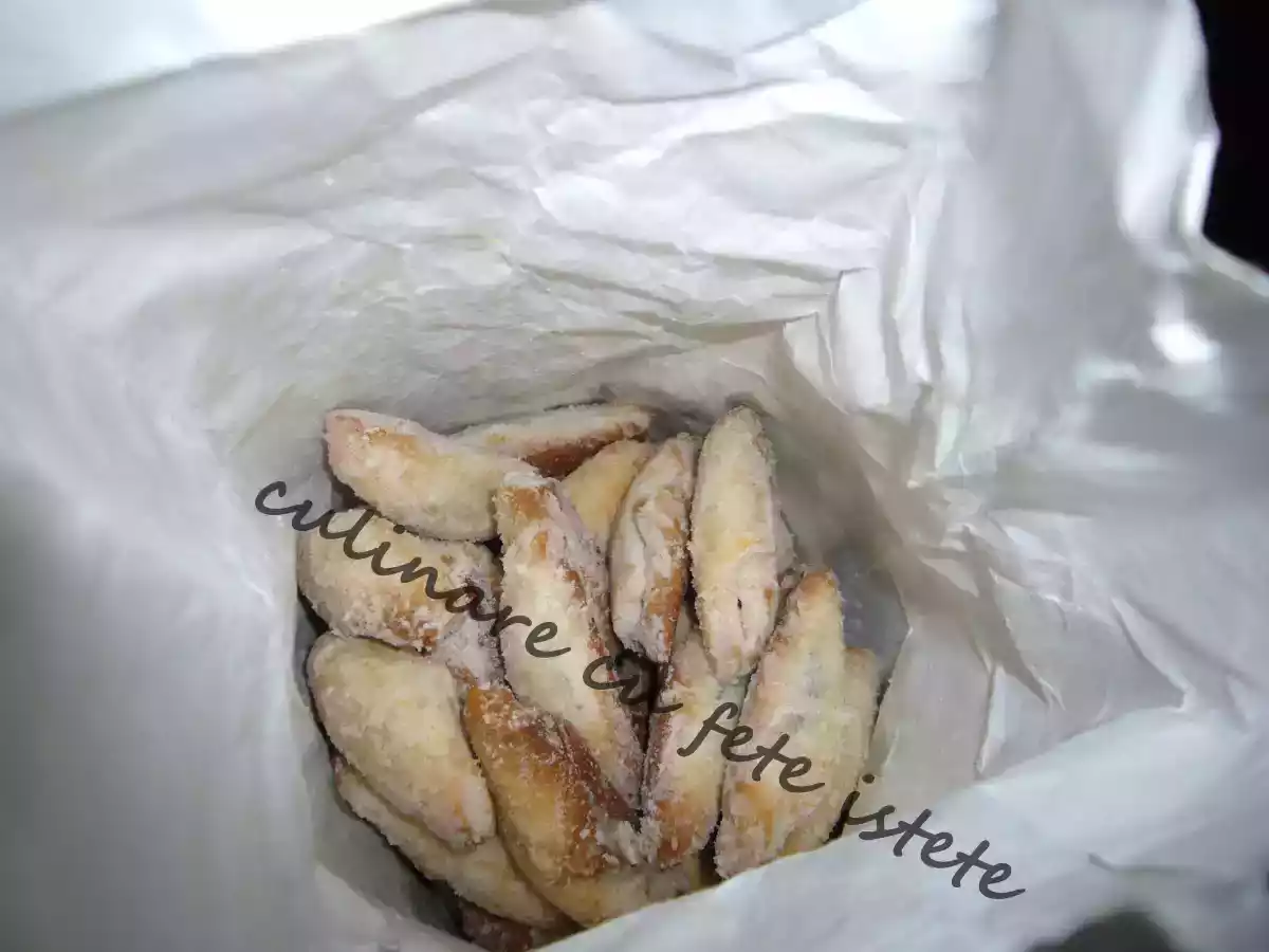 Cornulete fragede cu nuca(rahat) - poza 3