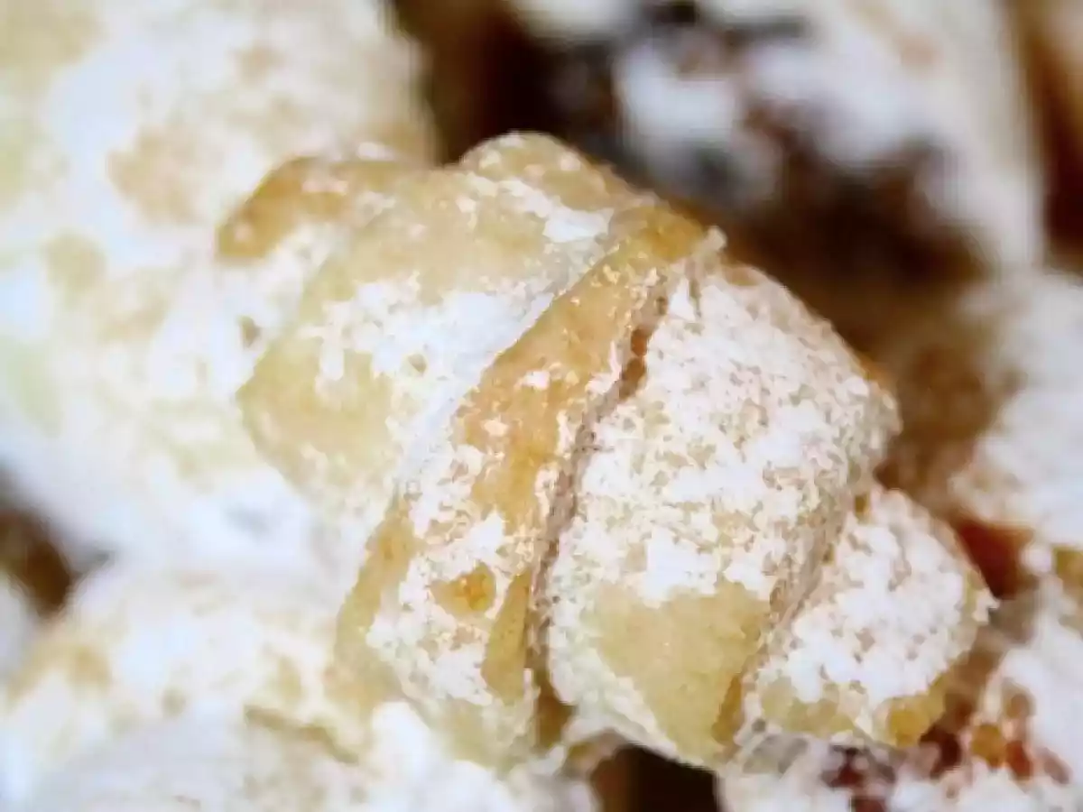 Cornulete fragede cu rahat sau gem - poza 3